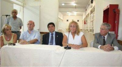 La carrera tiene un t�tulo oficial La Intendente Giroldi realiz� la apertura del ciclo lectivo de la Tecnicatura en Enfermer�a
