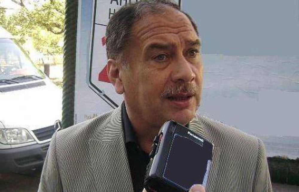 Presentan nuevos pavimentos en Villa Evita