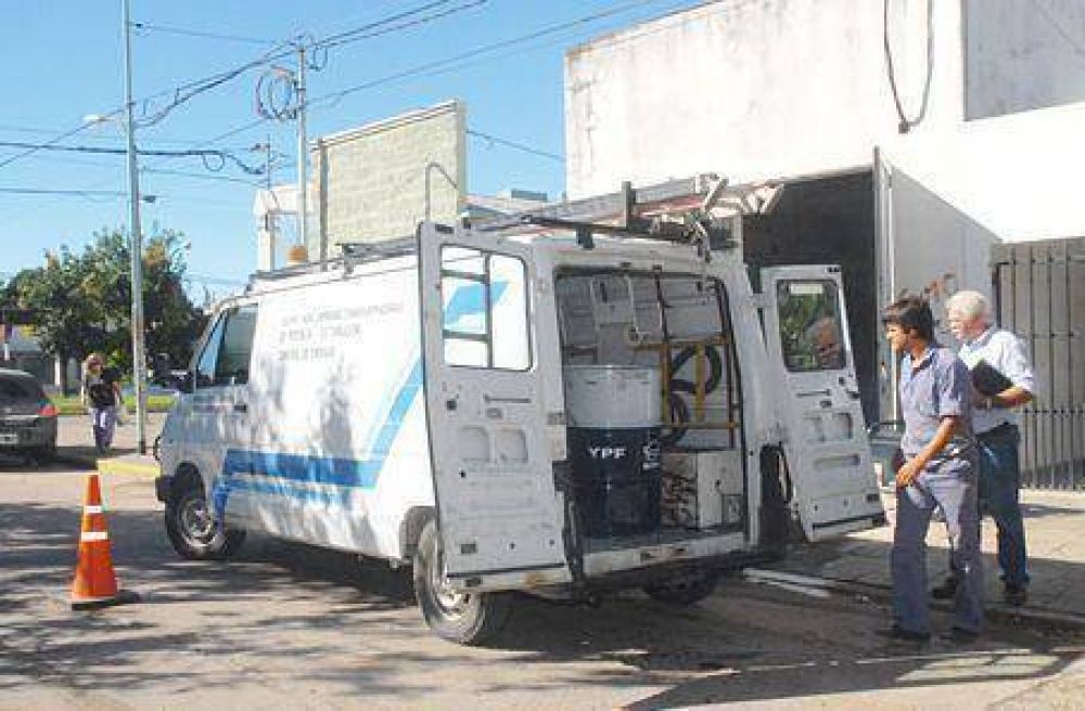 EN J�UREGUI Y LUJ�N Tras el "sabotaje", la Cooperativa estima una p�rdida de 200.000 pesos