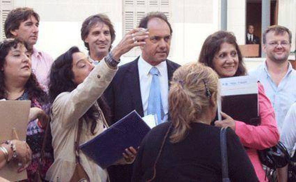 Provincia volvi� a extender los plazos para responder el pedido  Foros: "Si en una semana no aparecen los nuevos polic�as, lleg� la hora del escrache p�blico"
