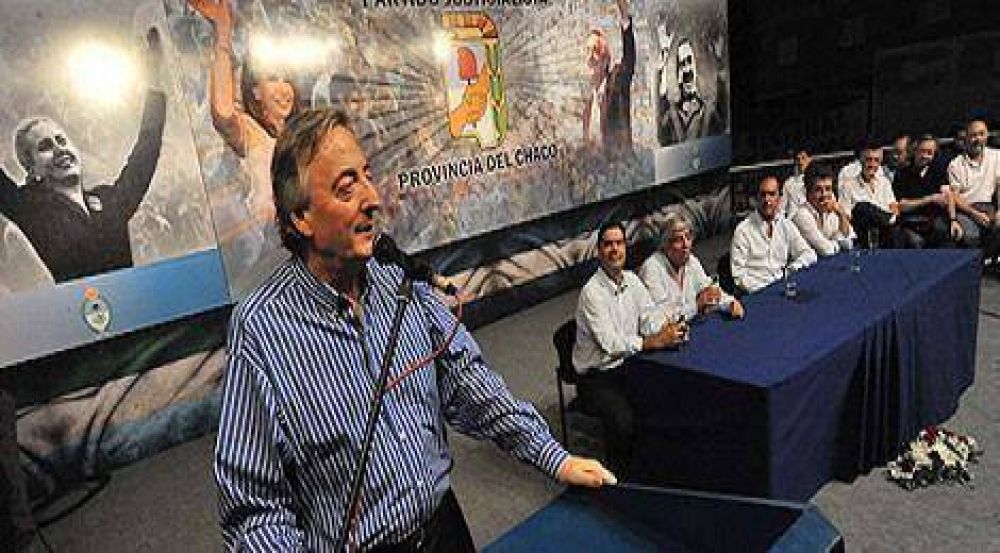 INTENDENTES APOYARON LA REASUNCION DE KIRCHNER AL FRENTE DEL PJ
