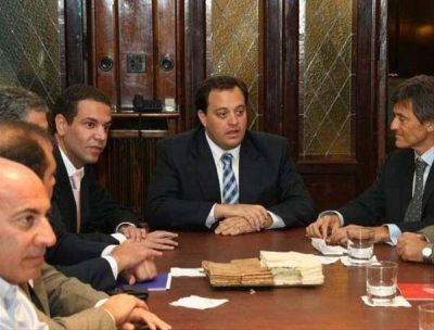 Analizan herramientas productivas y de financiamiento para PyMEs