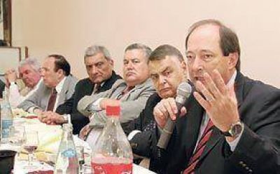 Radicales con la mira en 2011 