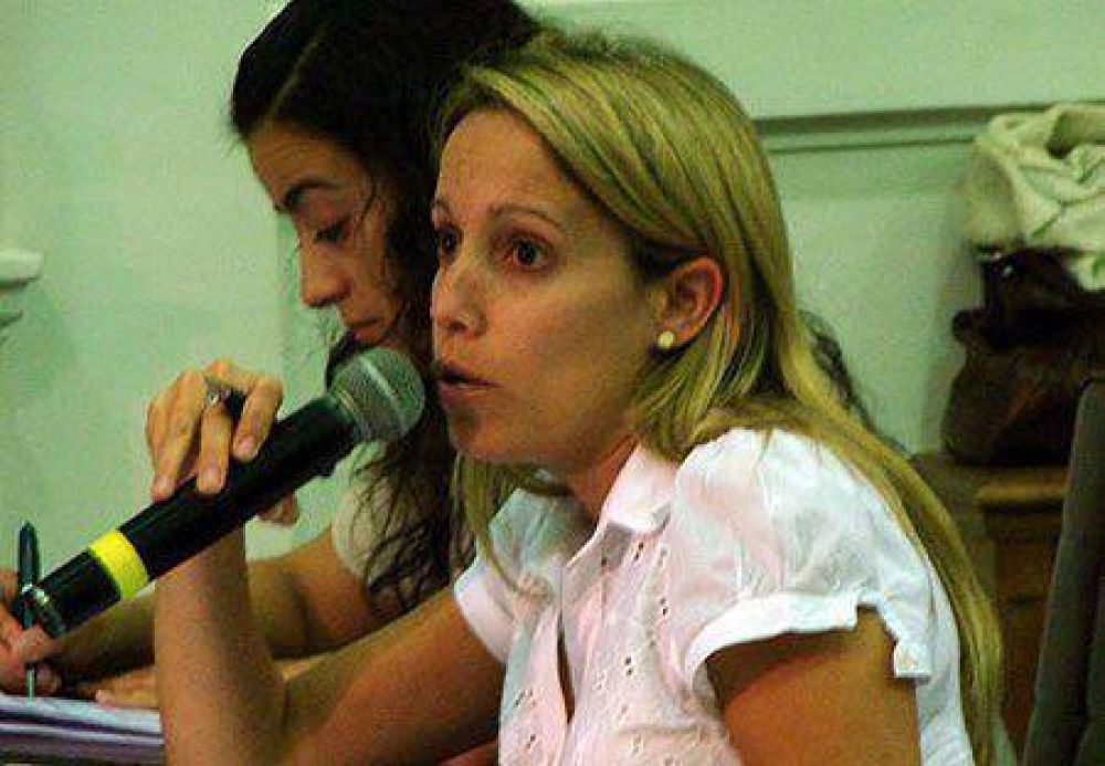 La primera extraordinaria del a�o pas� con desprolijidad
