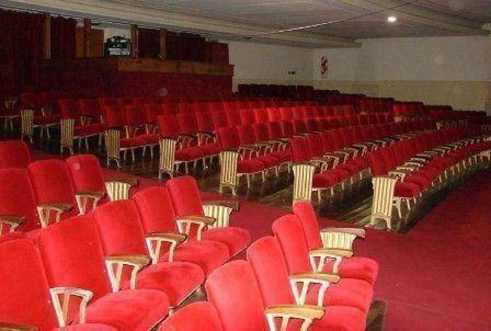 Restauraci�n de fachada lateral y obras en la sala del Teatro Municipal