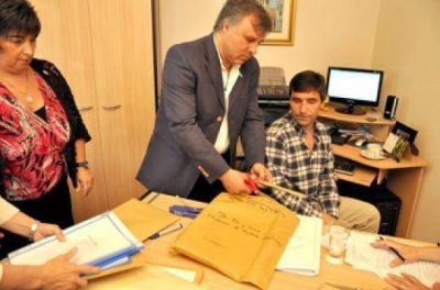 R�o Negro: Para Gentili "no hay ning�n desv�o" de fondos, aunque reconoce que la plata del FER se utiliz� en otras actividades