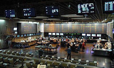 Avanza el Merval, los bonos suben 1,5% y el Riesgo Pa�s pisa los 700 puntos b�sicos