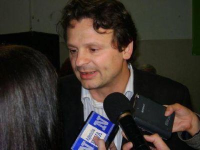 Gabriel Bruera: "Vinimos a apoyar el debate que necesita darse el peronismo"