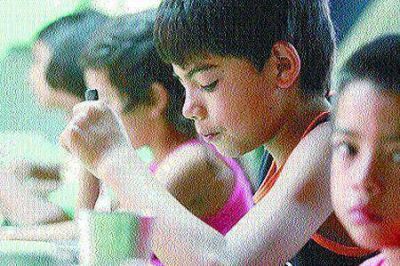 Pese a las carencias, recortan los cupos de los comedores escolares