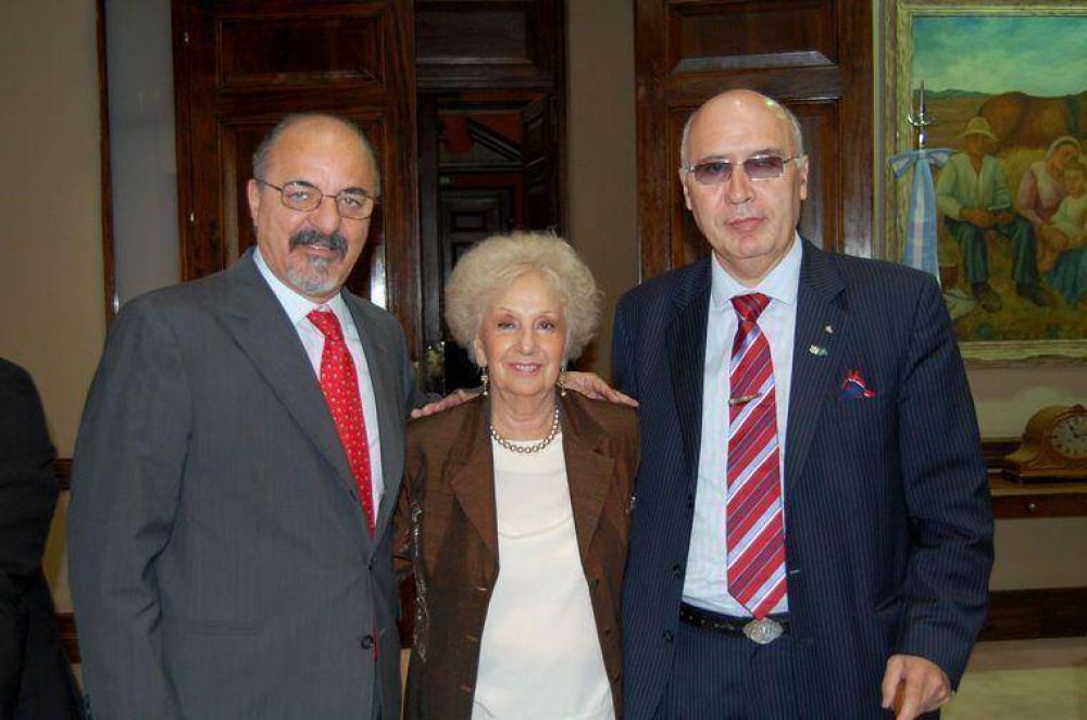 Gorosito firm� un convenio por la igualdad de los derechos de la mujer