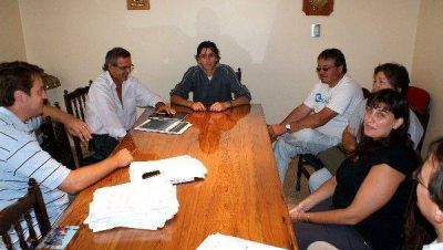 El ejecutivo ratific� el ofrecimiento del 5 % de aumento