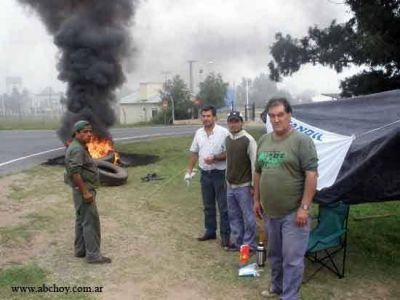 Acuerdo entre empleados y la patronal, levanta el piquete en el Parque Industrial