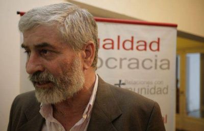 Aprile pidi� m�s respeto a la persona de Pulti y apoya el proyecto de Pelli