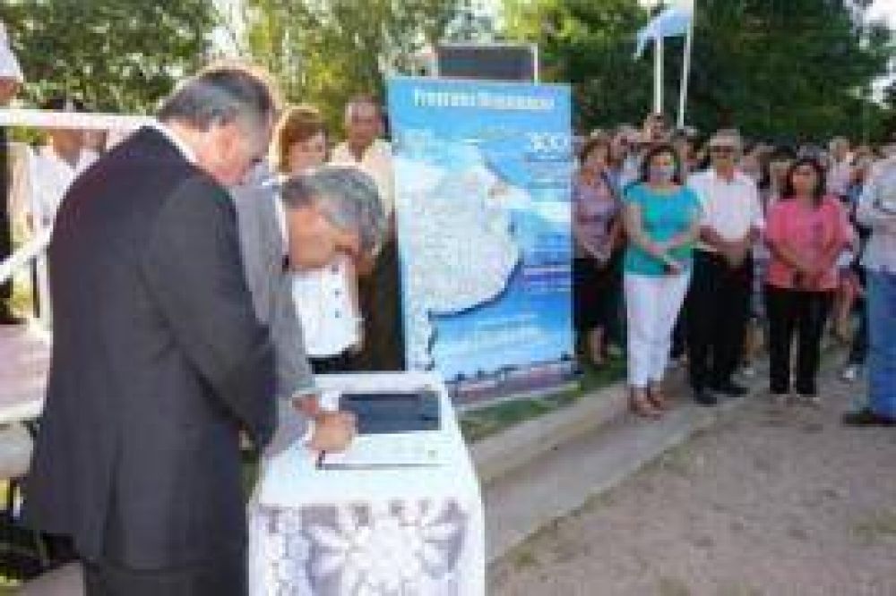 El SPAR firm� nueva obra de agua potable en General Villegas