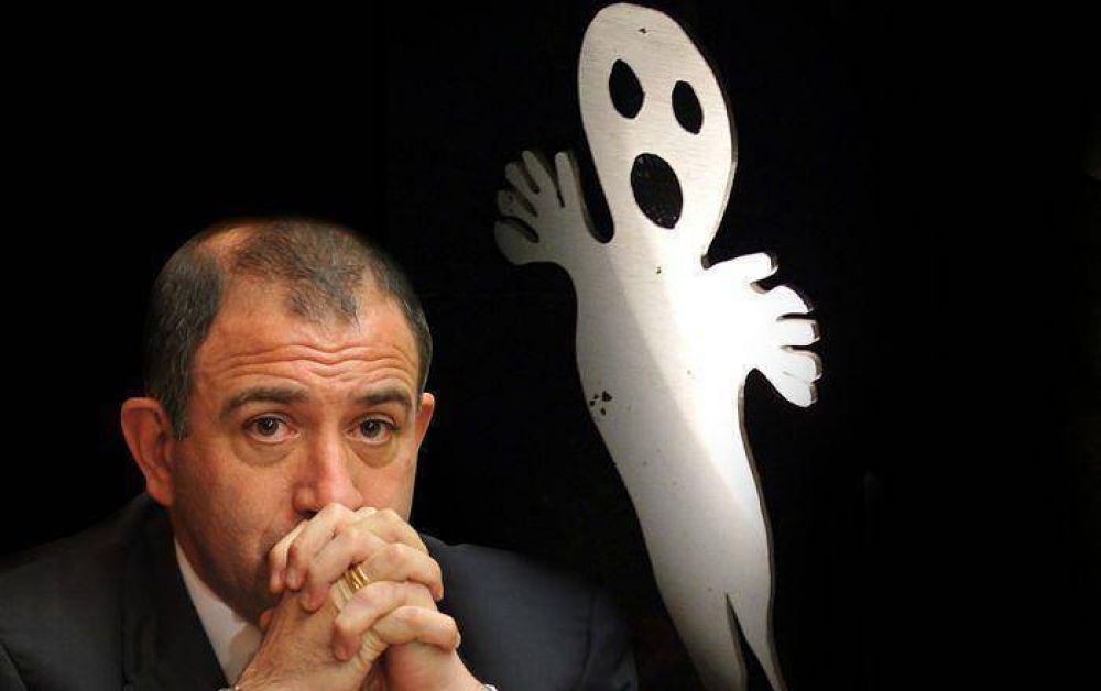 Juez pidi� un careo para ver al testigo fantasma que lo acus� 