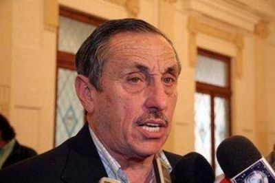 Para Obeid, Binner debe "achicar los gastos superfluos, que son muchos"