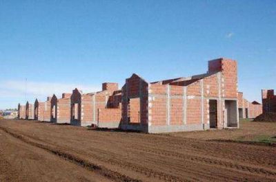 Piden informes por paralizaci�n obras del Plan Federal de Viviendas