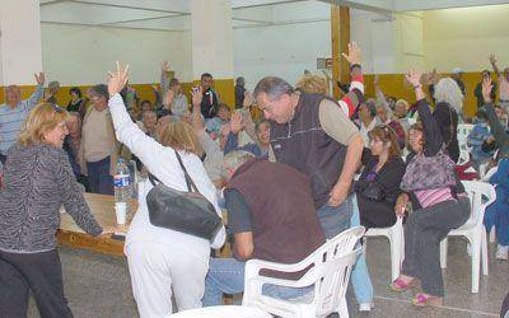 Desde ma�ana ex agentes de YPF volver�n a cortar la ruta 3