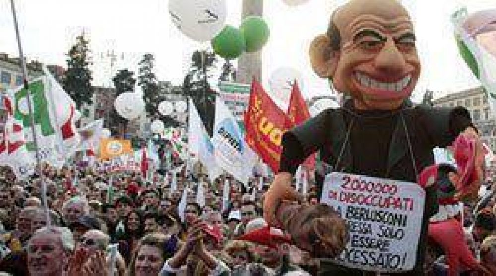 Masiva marcha contra Berlusconi a 15 d�as de elecciones