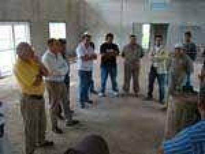 El intendente Marcelo Carignani recorri� los trabajos que se realizan en el Centro Integral Comunitario (CIC).
