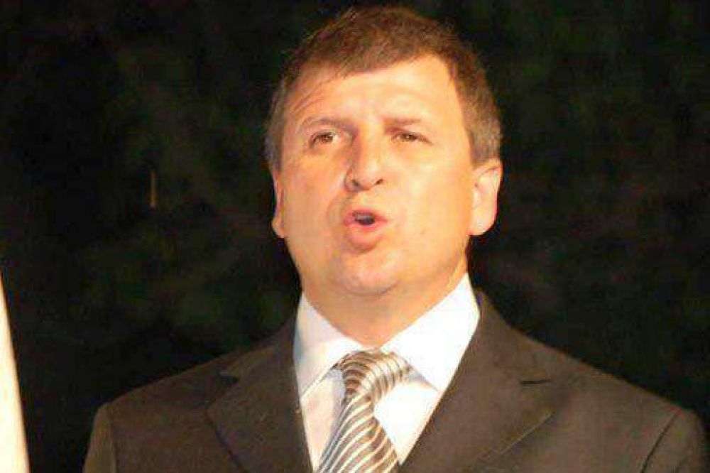 Francioni anunci� obras para 2010