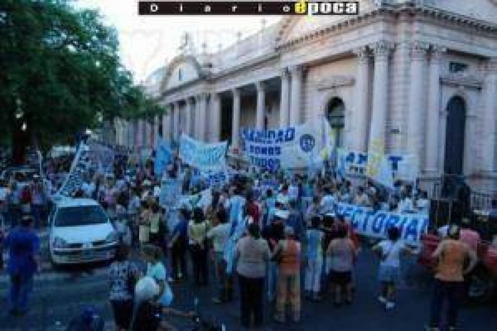 Semana de paros por aumentos, contra los despidos y los bonos