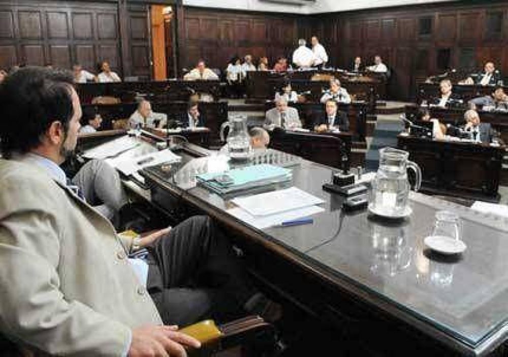 La Legislatura trabaja a media m�quina hasta el 1 de mayo