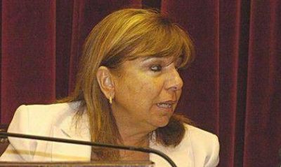 Latorre pide "pruebas" a los que la acusan de haber vendido el voto