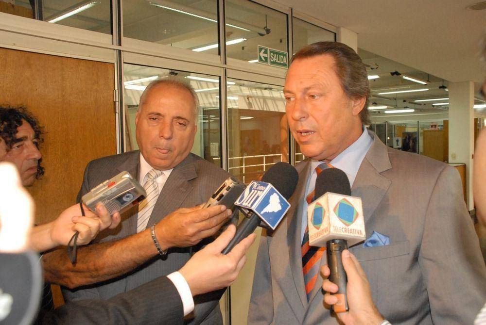 Presidente Per�n - Entrega y firma de escrituras     Casal y Regueiro entregaron t�tulos de propiedad