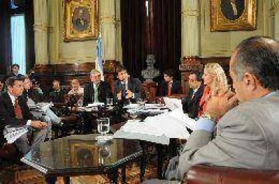 Congreso abre tr�mite: la comisi�n bicameral rechaz� el DNU que habilit� uso de reservas