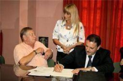 La comuna cedi� predio de la zona Sur al gremio del pl�stico