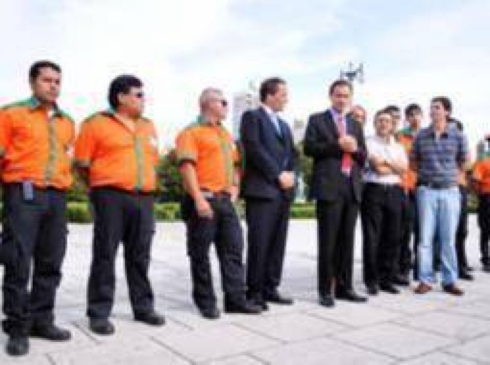 La Plata: Los "guardianes de la plaza" custodian los espacios verdes