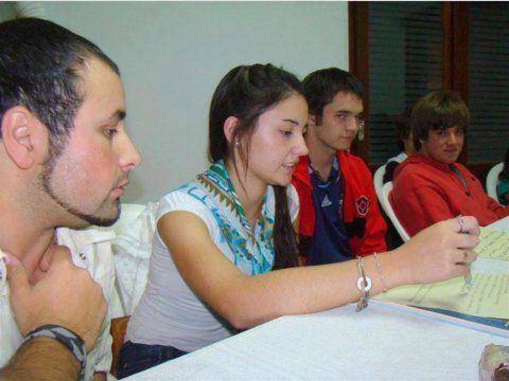 Reuni�n del Ateneo de Benito Ju�rez y de Gonzales Chaves