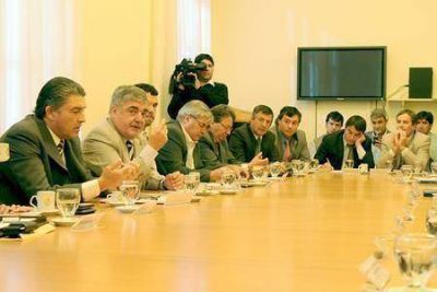 En reuni�n de gabinete se analiz� la participaci�n de Chubut en los festejos por el Bicentenario