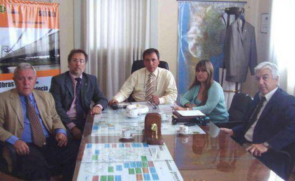 Ruta 6: Los concejales del Bloque Justicialista-FpV se reunieron con el Director de Vialidad Provincial