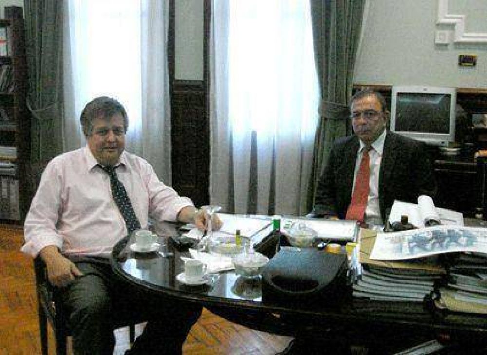Los foros se preparan para los escraches  Z�ccaro se entrevist� con Stornelli para destrabar la llegada de los polic�as prometidos