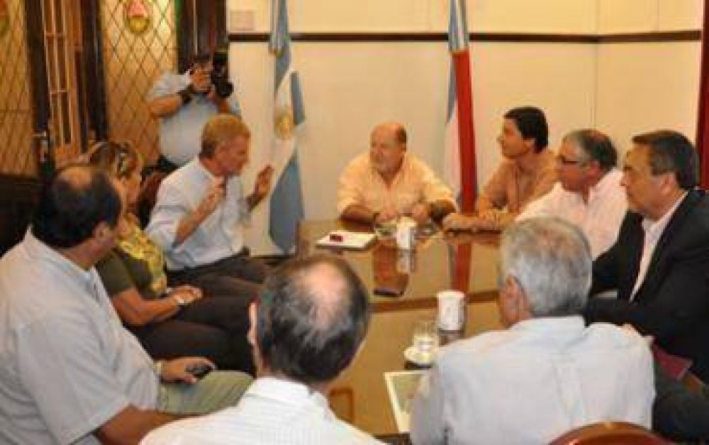 Busti recibi� la visita de Francisco De Narv�ez