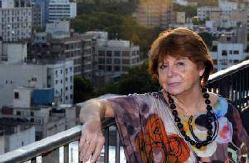 Ang�lica Escayola: "Estamos ante una gesti�n con pol�ticas de exclusi�n social"