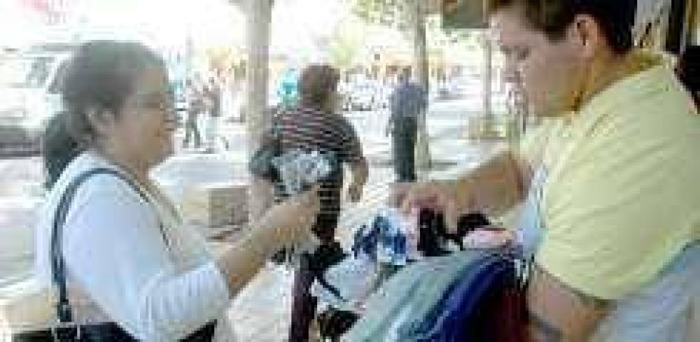 Ambulantes: Podr�n seguir vendiendo pero caminando