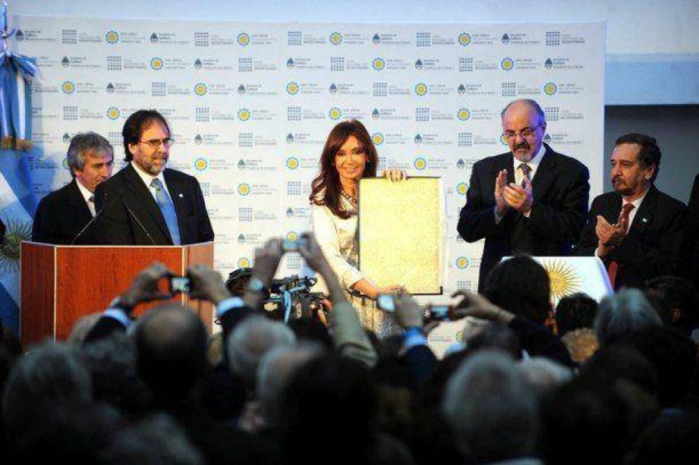 Cristina abri� la puerta de la Casa del Bicentenario