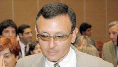 Salud quiere un paro pero ser�a frenado por Trabajo