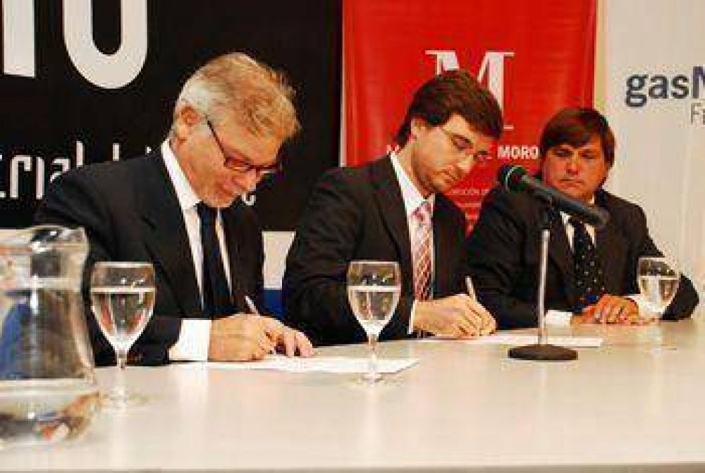 Convenio con la Fundaci�n Gas Natural Ban