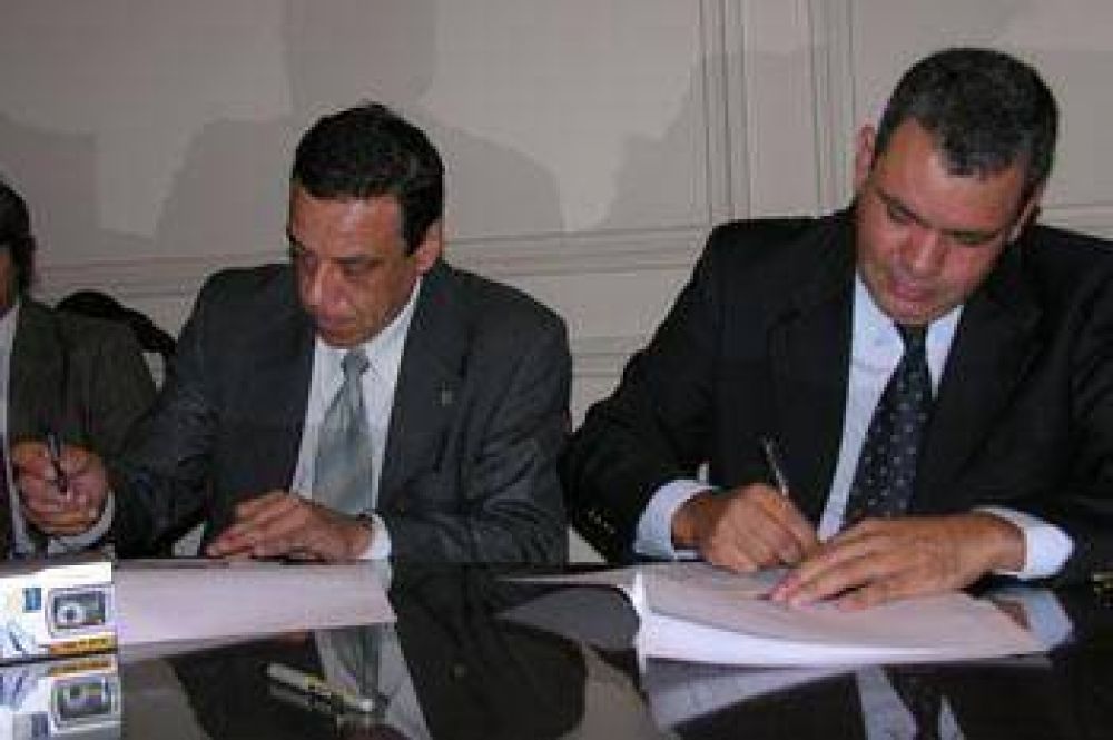 Convenio Municipio - Provincia Cerca de mil zarate�os podr�n finalmente escriturar sus viviendas