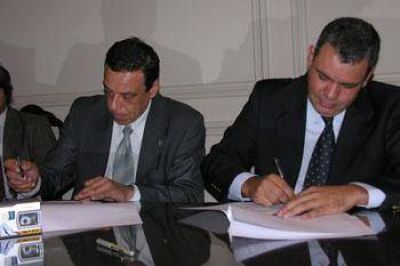 Convenio Municipio - Provincia Cerca de mil zarate�os podr�n finalmente escriturar sus viviendas