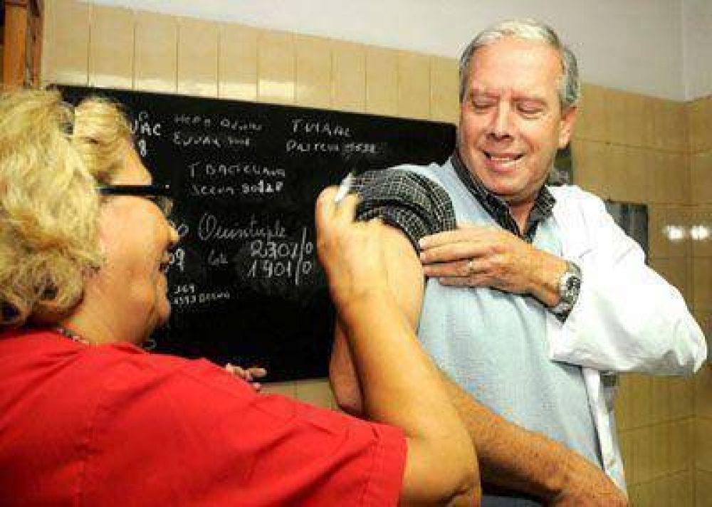 Comenz� la vacunaci�n contra la gripe A entre grupos de riesgo