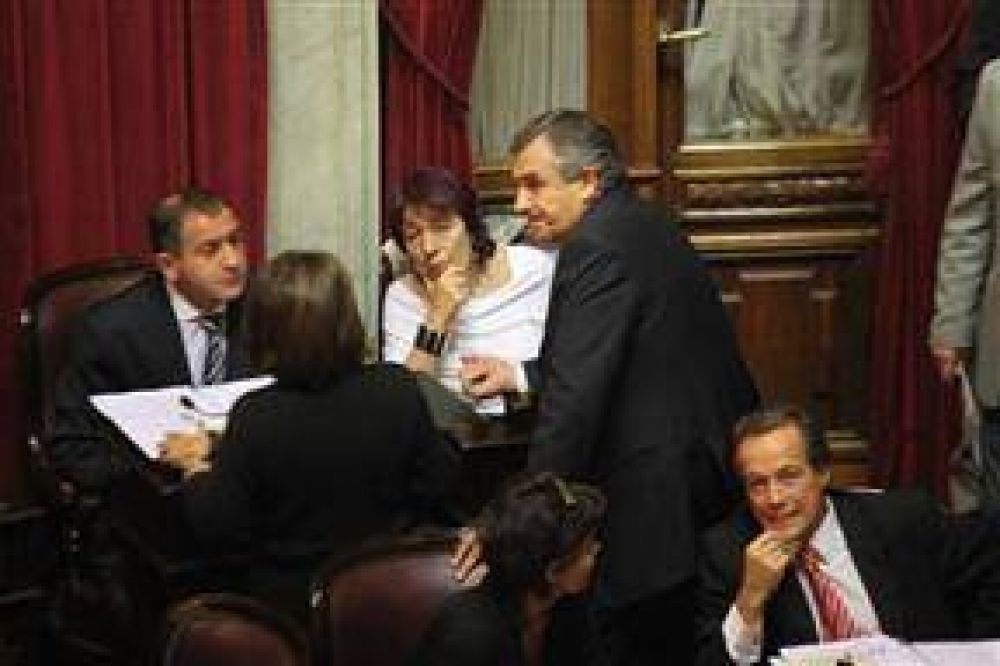 Fracas� la oposici�n y no pudo conseguir qu�rum en el Senado