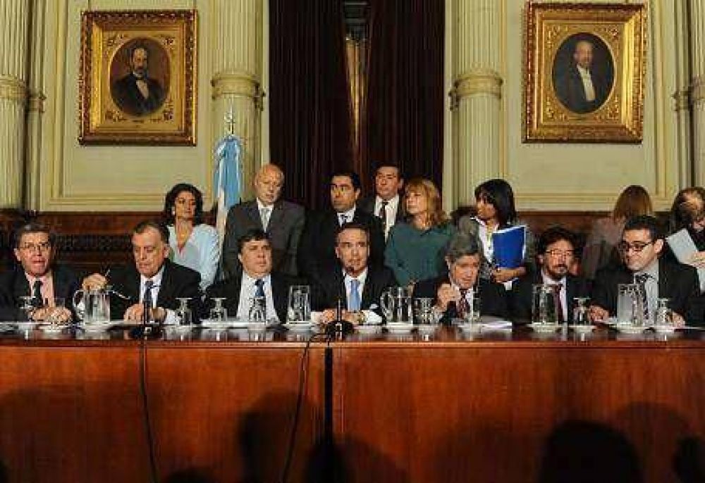 Tras el faltazo del oficialismo, Pichetto acus� a la oposici�n de "violentar" el Senado