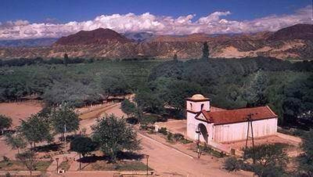 Malestar en la localidad de Hualf�n por la intoxicaci�n de alumnos