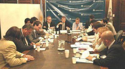 Macri ya se queja de la comisi�n que analiza subas impositivas por avanzar lento