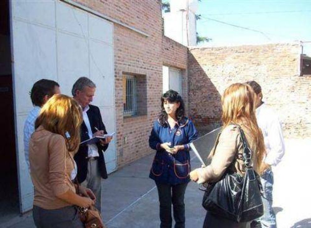 Escuchando necesidades Concejales de Uni�n Pro Peronista visitaron la escuela especial "Los Buenos Hijos"